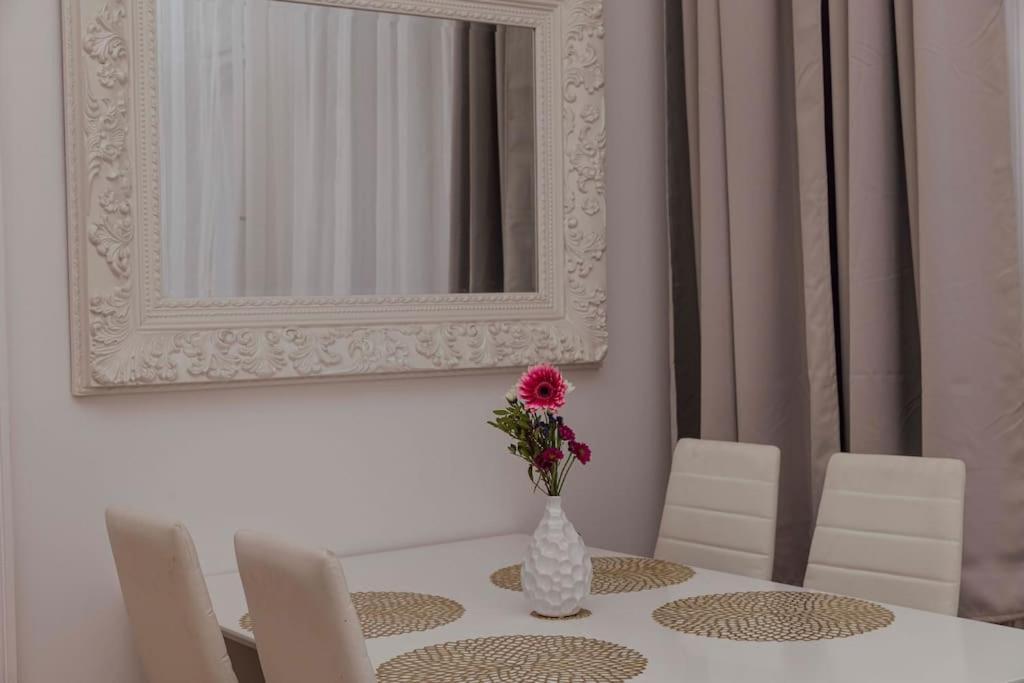 Modern Stylish Comfortable 2 Bedroom Apartment Vienna Exterior photo